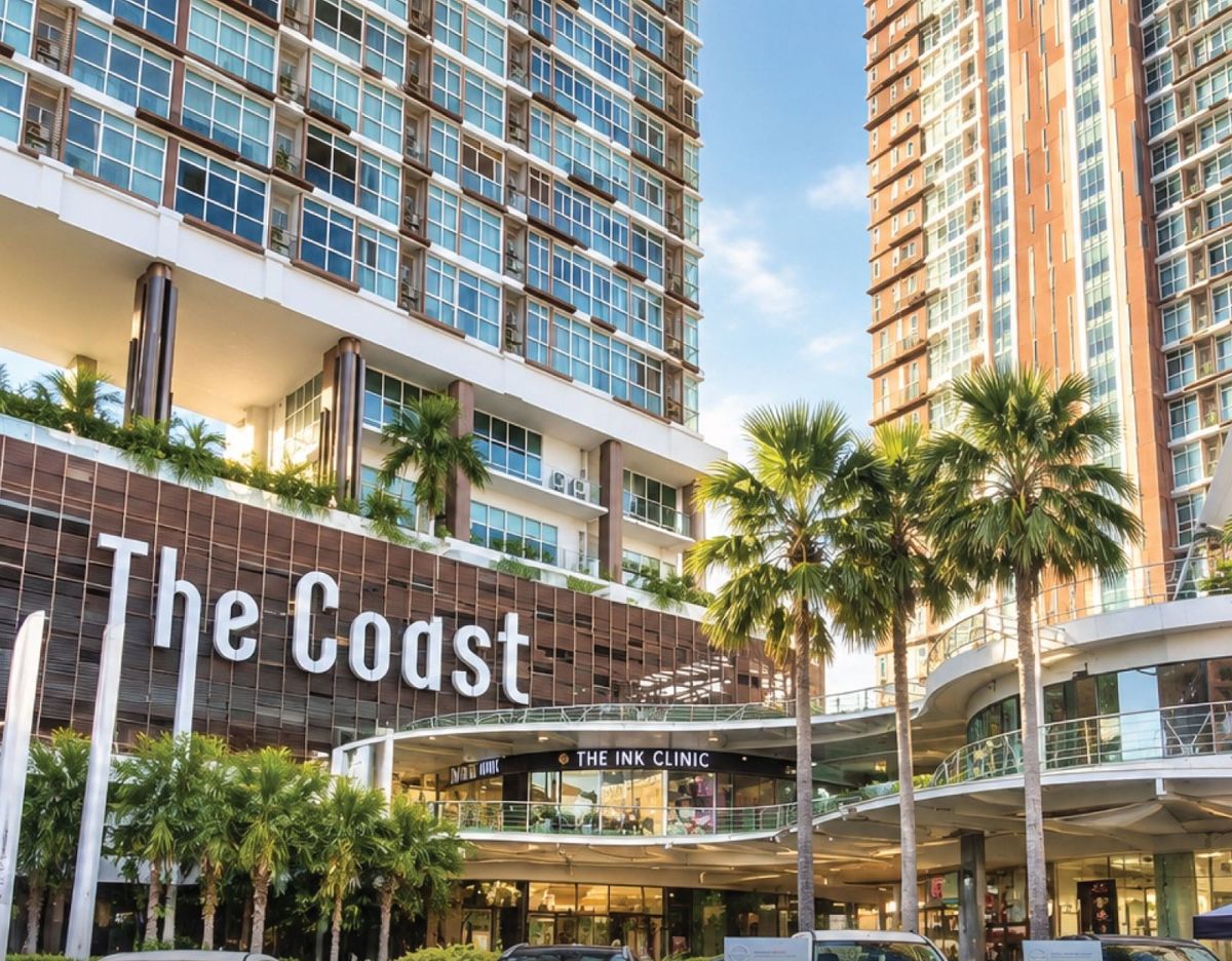 The Coast Bangkok entrance and community mall